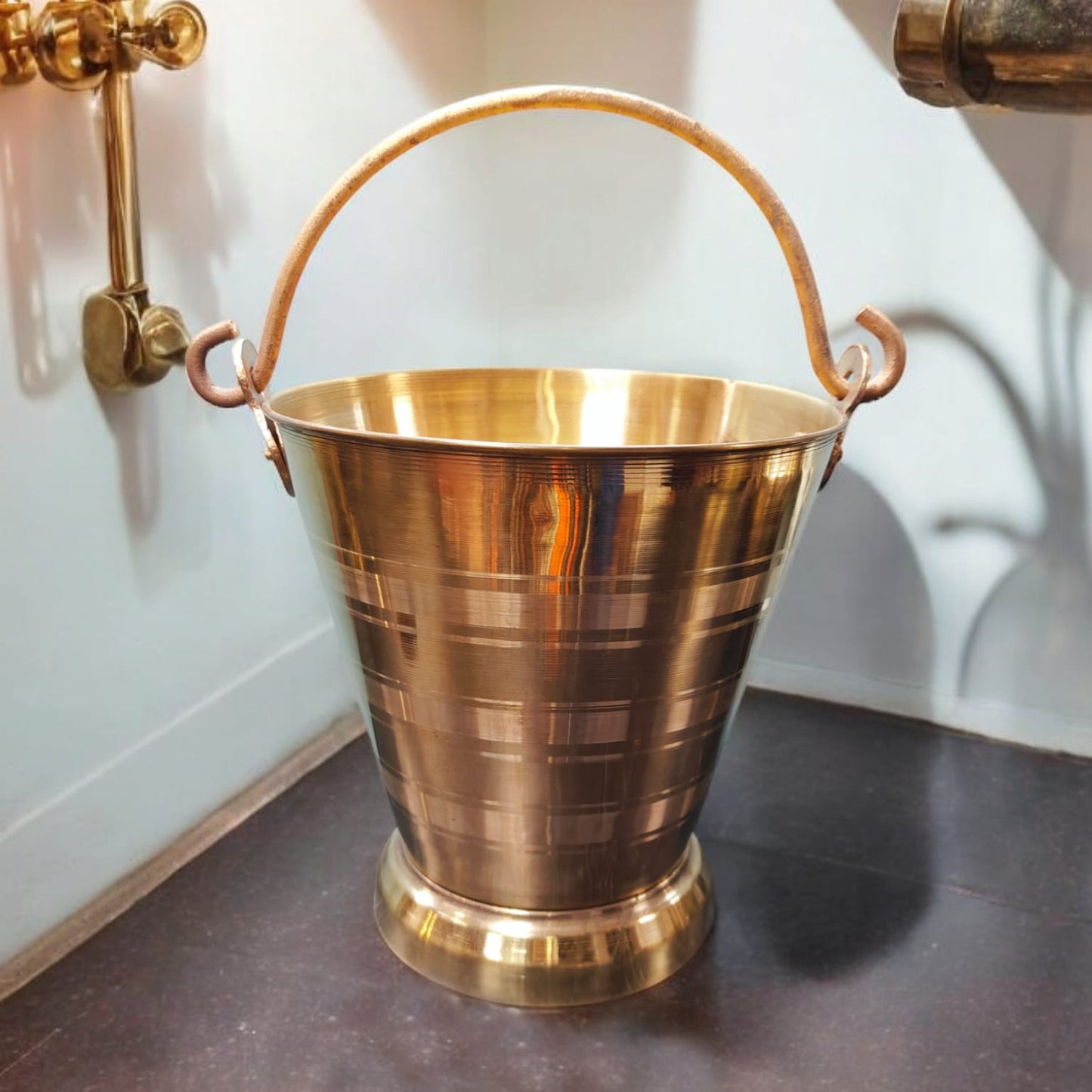 BRAND NEW: NW/017 - 100% Pure Brass Solid Big Size Bucket With Handle | KITCHENWARE | UTENSILS | HOME APPLIANCES