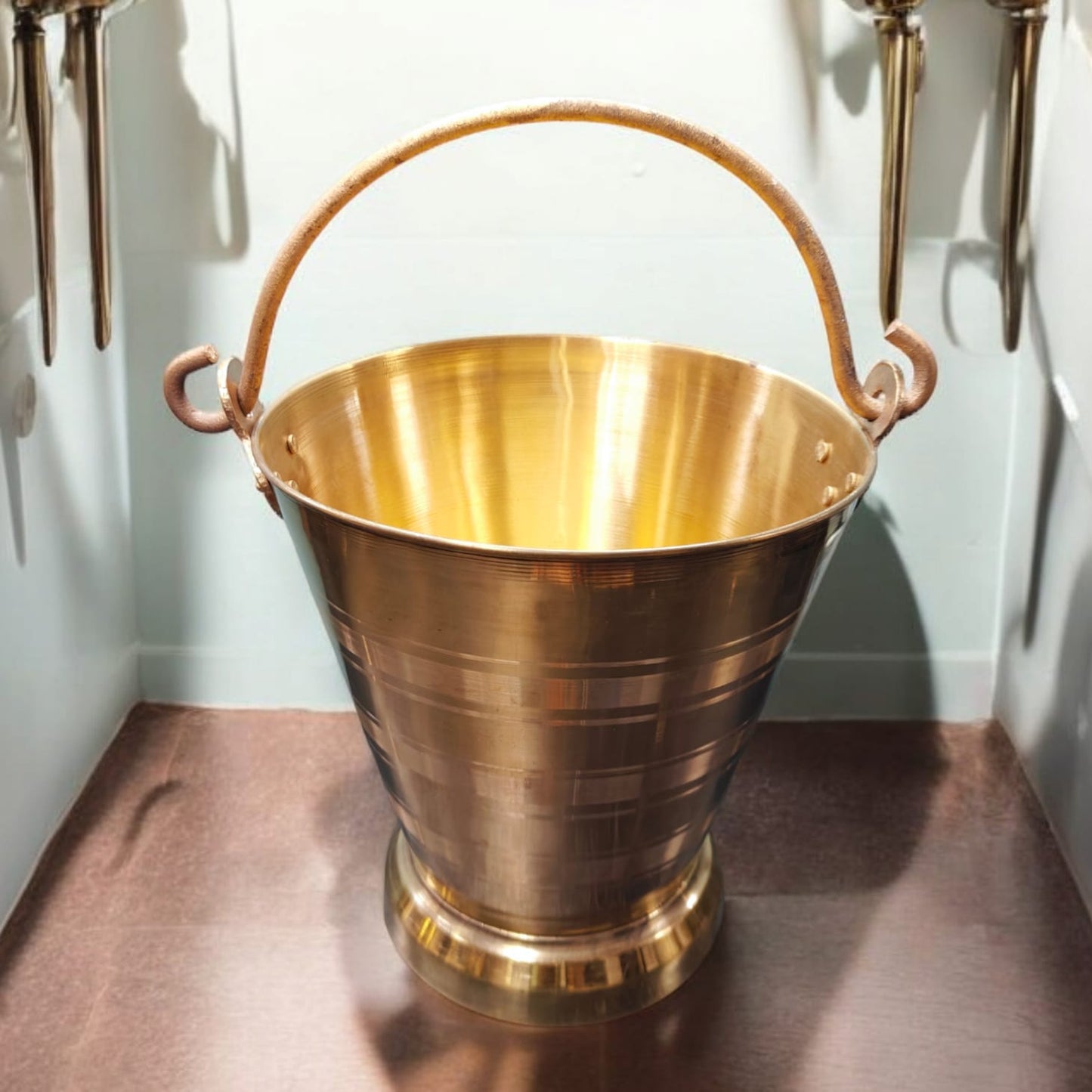 BRAND NEW: NW/017 - 100% Pure Brass Solid Big Size Bucket With Handle | KITCHENWARE | UTENSILS | HOME APPLIANCES