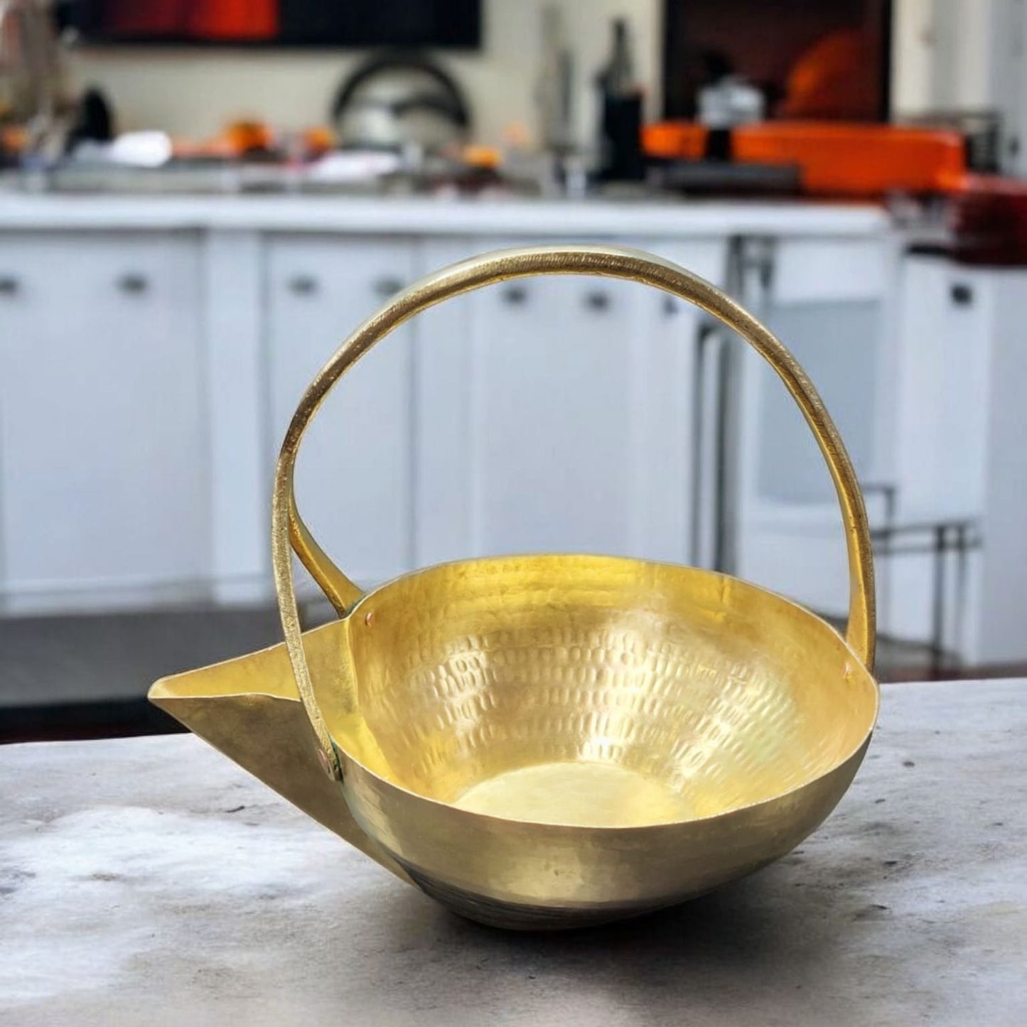 ORIGINAL ANTIQUE: AT/012 - Vintage Brass Beautifully Hammered Serving Bowl with Solid Handle | KITCHENWARE | UTENSILS | HOME APPLIANCES