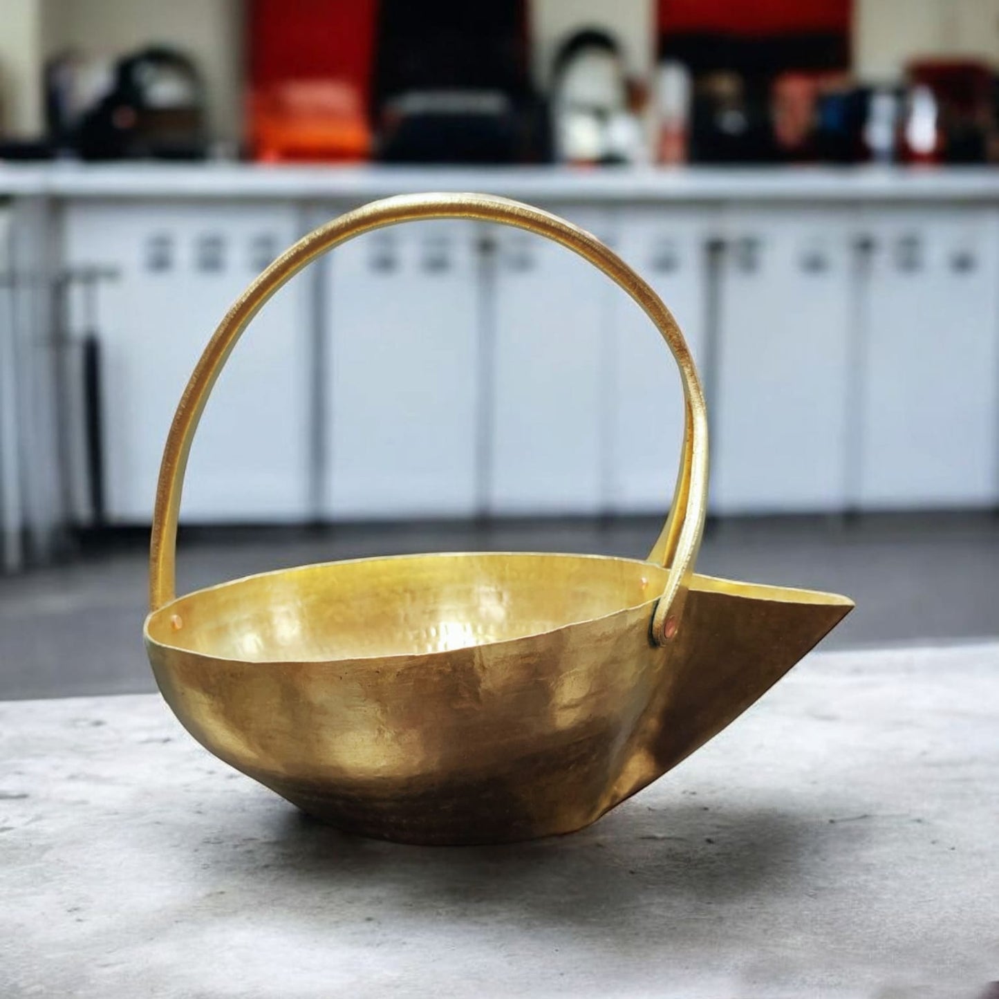 ORIGINAL ANTIQUE: AT/012 - Vintage Brass Beautifully Hammered Serving Bowl with Solid Handle | KITCHENWARE | UTENSILS | HOME APPLIANCES