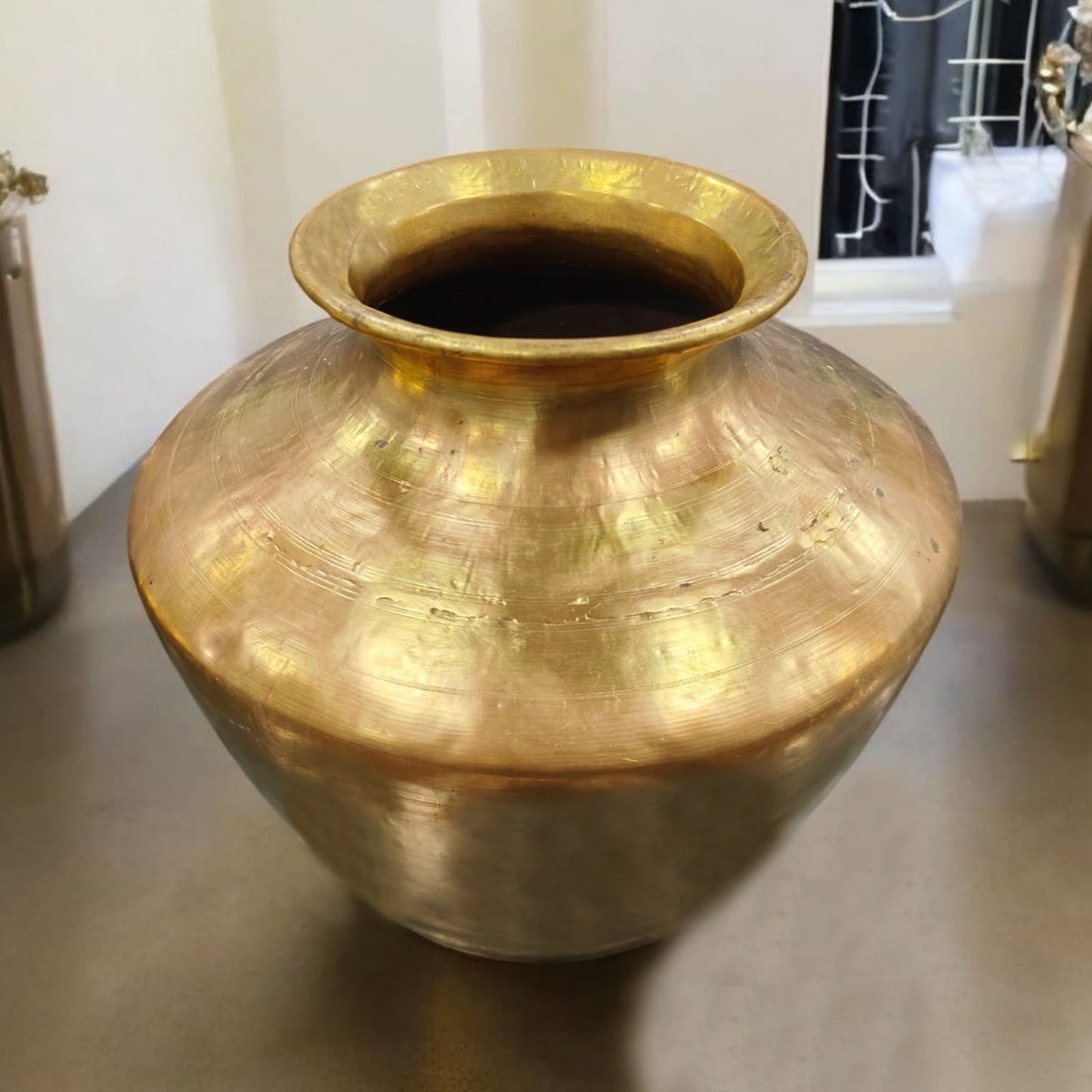 ORIGINAL ANTIQUE: AT/202 - Big Size Pure Brass Unique Shape Water Pot | Vase | Planter | KITCHENWARE | UTENSILS | HOME APPLIANCES