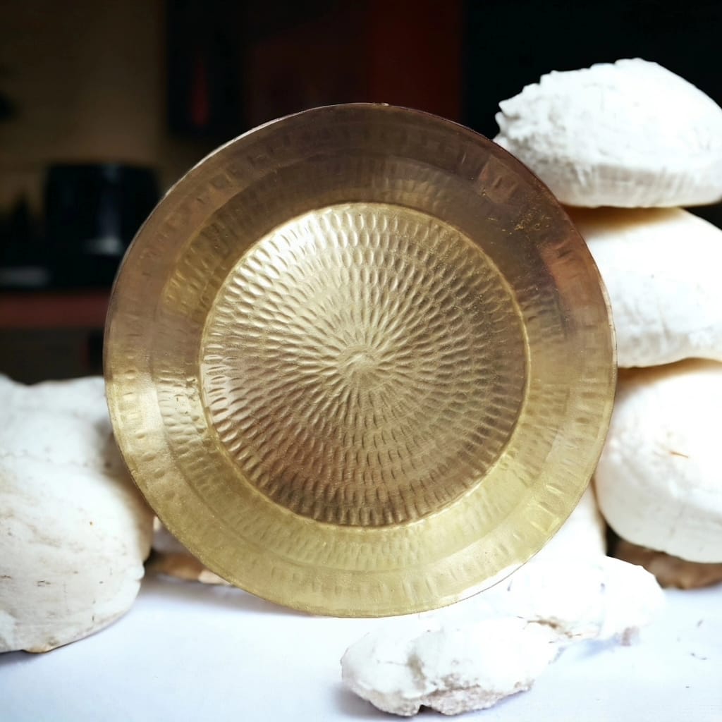 AT/011 - Beautiful Hammered Pure Brass Antique Big Size Parath For Dough.