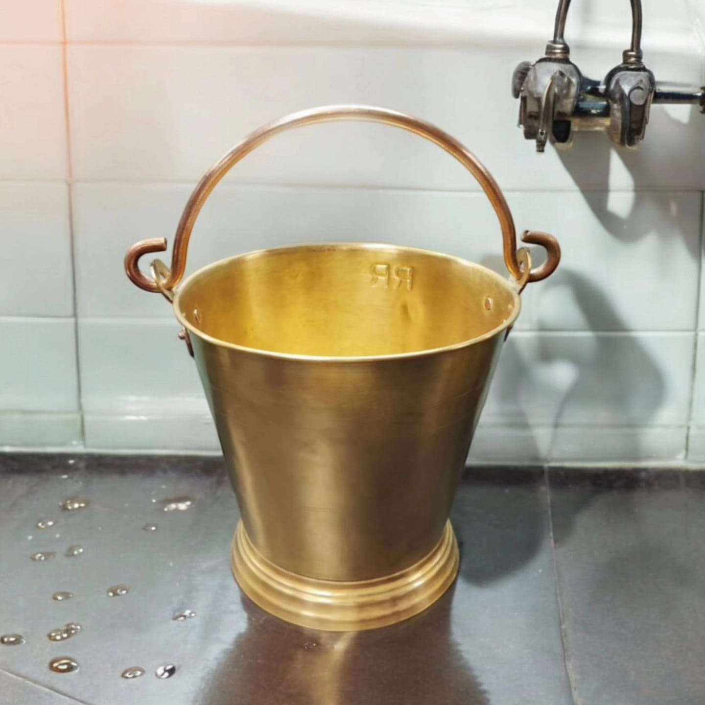 AT/046 - Antique Brass Medium Size Bucket With Handle