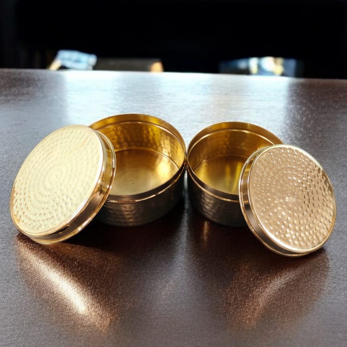 NW/021 - Set Of 2 - 100% Pure Brass Round Shape Beautifully Hammered Storage Box.