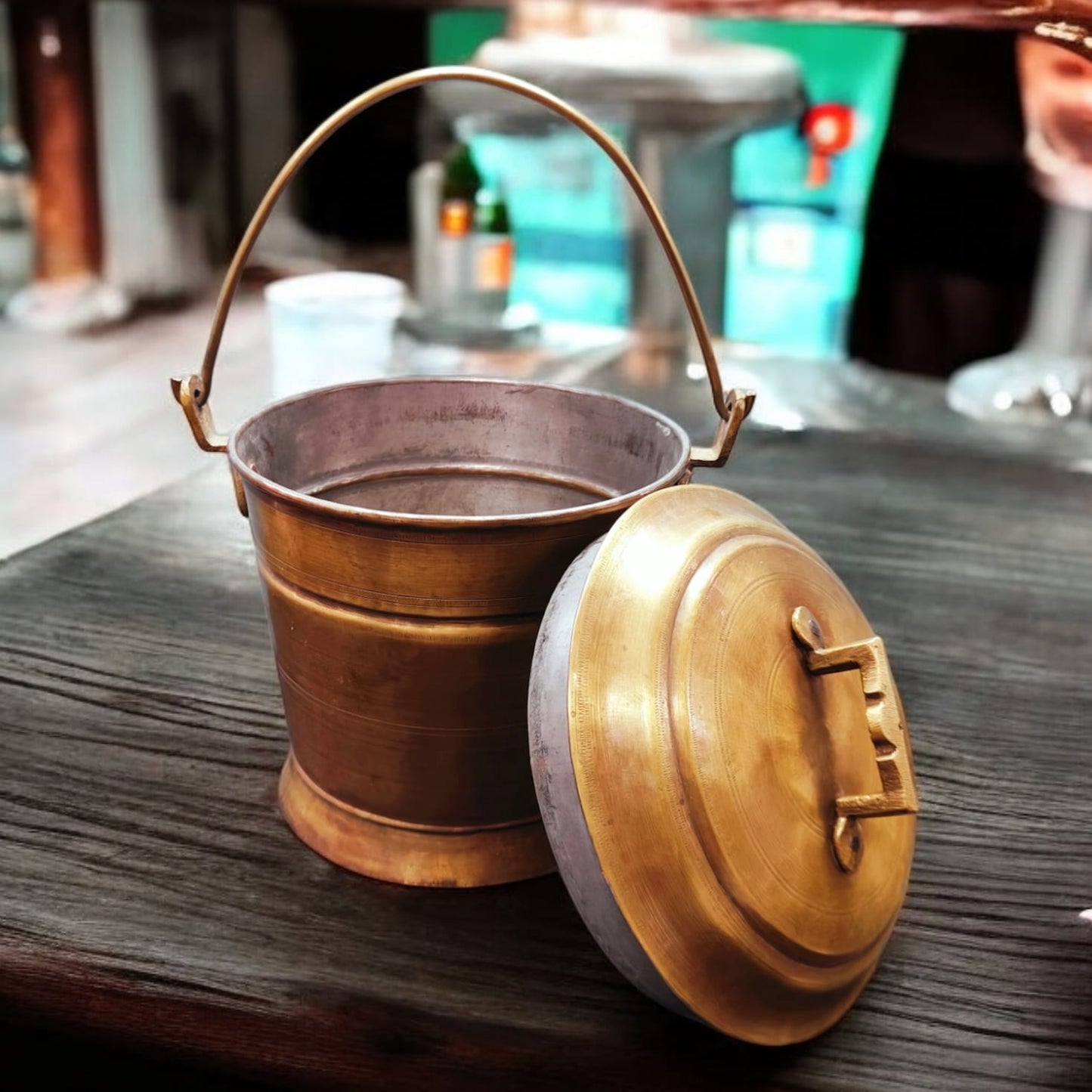 AT/075 - Rare Vintage Original Antique Pure Brass Storage Balti with Lid & Handle