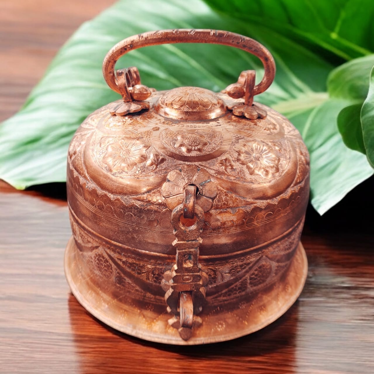 AT/137A - Very Rare Antique Pure Copper Big Size Round Shape Very Beautifully Engraved Vintage Paan daan - Beetle Nut Supari Box