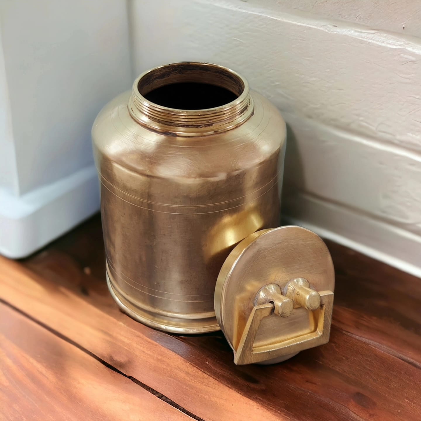 AT/081 - Original Antique Pure Brass Unique Shape Milk / Ghee / Oil Canister With Air Tight Lid And Handle