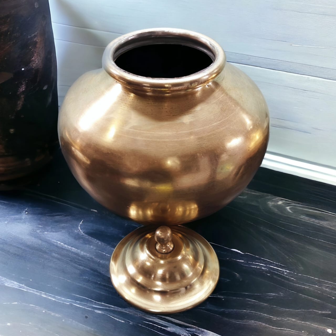 AT/177 - Vintage Rare Pure Brass Very Beautiful Round Shape Original Antique Water Pot With Lid