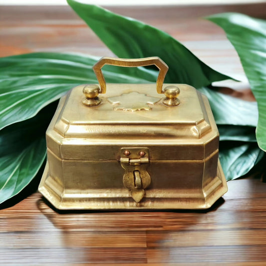 AT/144 - Rare Antique Pure Brass Vintage Paan daan - Beetle Nut Supari Box