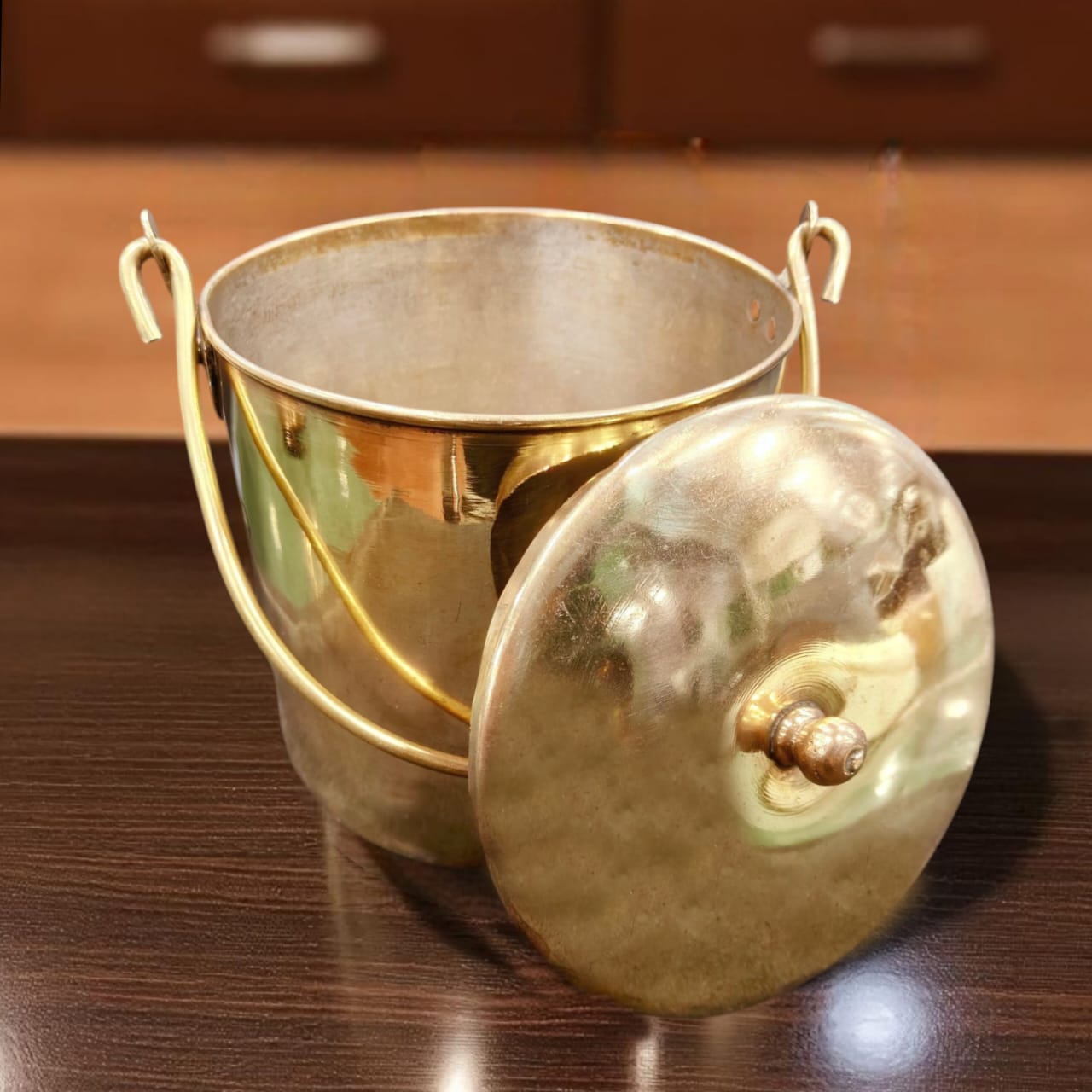 ORIGINAL ANTIQUE: AT/163 - Vintage Pure Brass Bucket | Balti with Swing Handle & Lid | KITCHENWARE | UTENSILS | HOME APPLIANCES