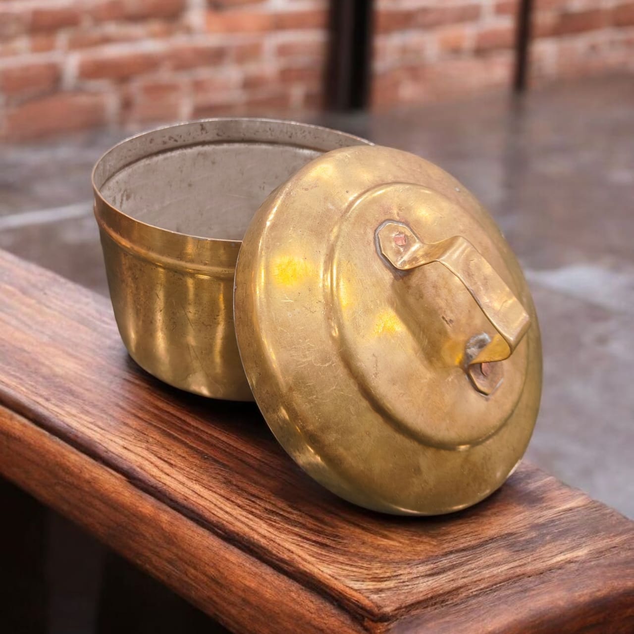 ORIGINAL ANTIQUE: AT/183 - 100% Pure Brass Round Shape Rare Vintage Storage Box with Handle on Lid | KITCHENWARE | UTENSILS | HOME APPLIANCES