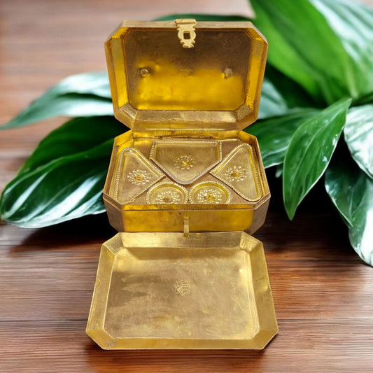 ORIGINAL ANTIQUE: AT/212A - Very Rare 100% Pure Brass Very Beautiful Rectangle Shape Vintage Paan daan - Betel Nut Supari Box - Complete Set | KITCHENWARE | UTENSILS | HOME APPLIANCES