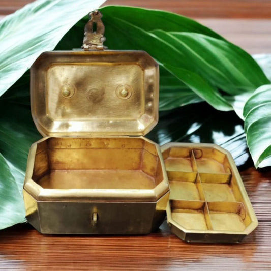 ORIGINAL ANTIQUE: AT/141A - PD010 Rare Vintage Brass Paan daan - Betel Nut Supari Box | KITCHENWARE | UTENSILS | HOME APPLIANCES