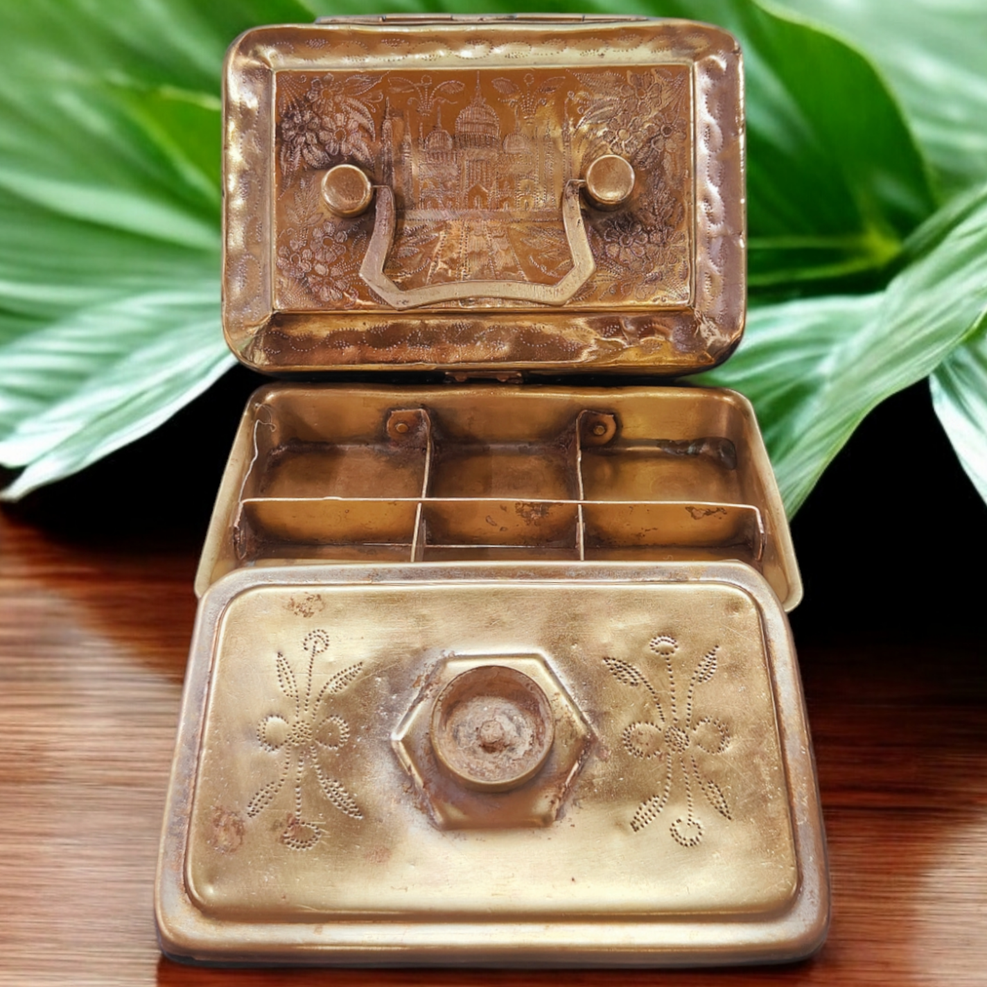 AT/135 - TAJMAHAL ENGRAVED  Rare Antique Pure Brass Very Beautifully Tajmahal Engraved Vintage Paan daan - Beetle Nut Supari Box.